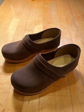 Kid Sven’s clogs made in USA; EUR size 33